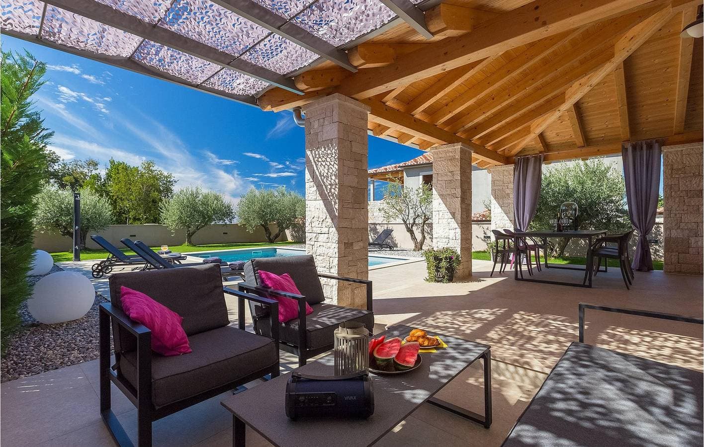Foto 7 von 54: Geräumige 150 m² große Wohnung mit Pool, WLAN und in der Nähe von Sehenswürdigkeiten