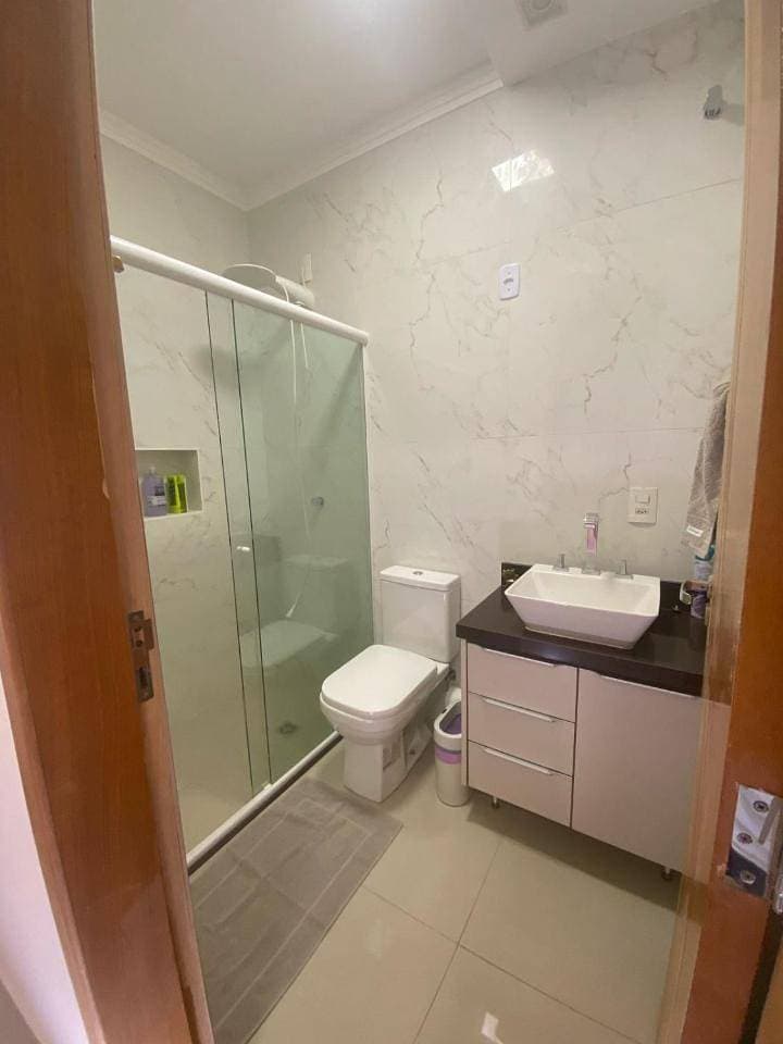 Foto 7 von 9: Queen Room with Shared Bathroom