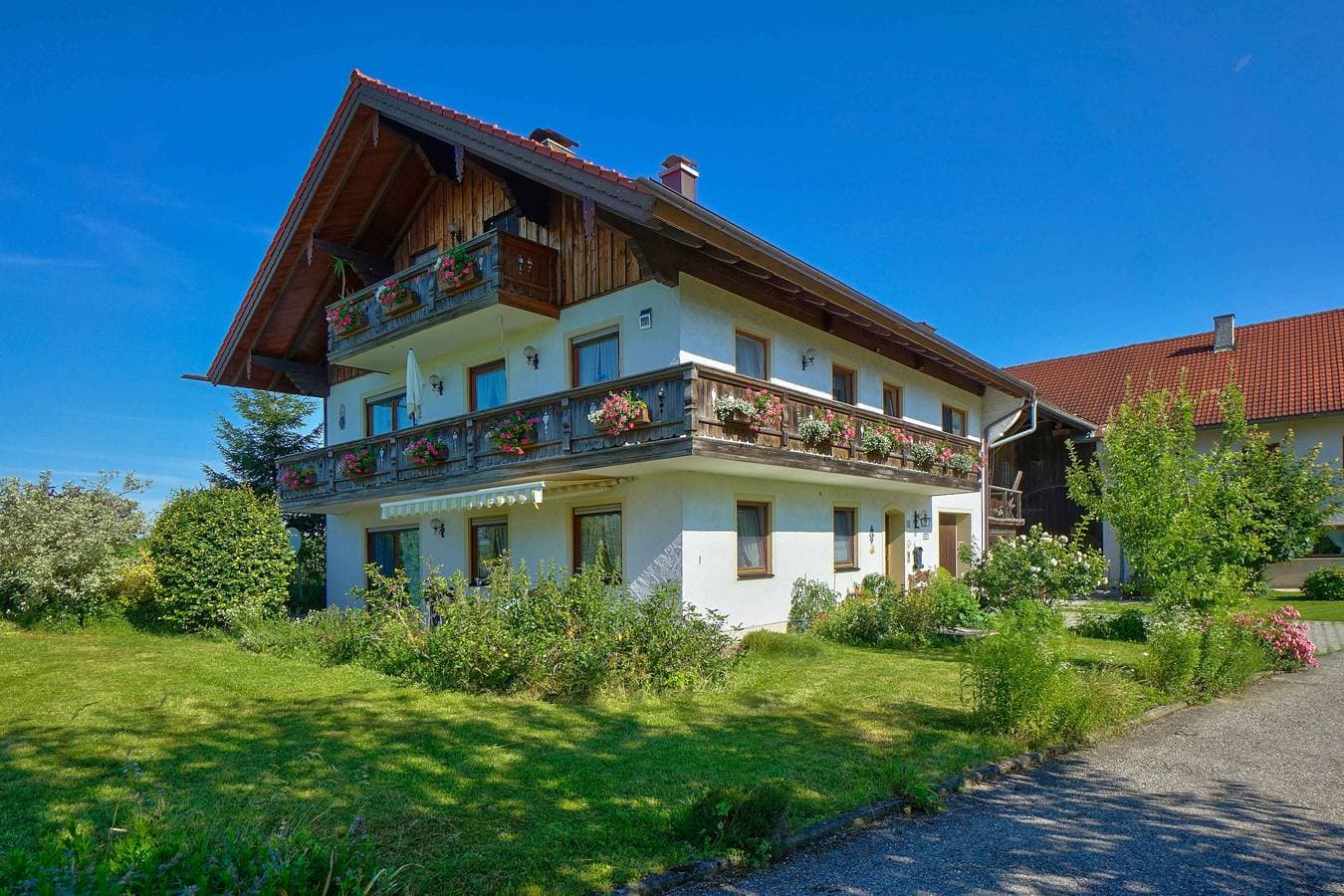 Foto 2 von 11: Beim Rieder - Ferienwohnung 45 qm mit Balkon und Bergblick