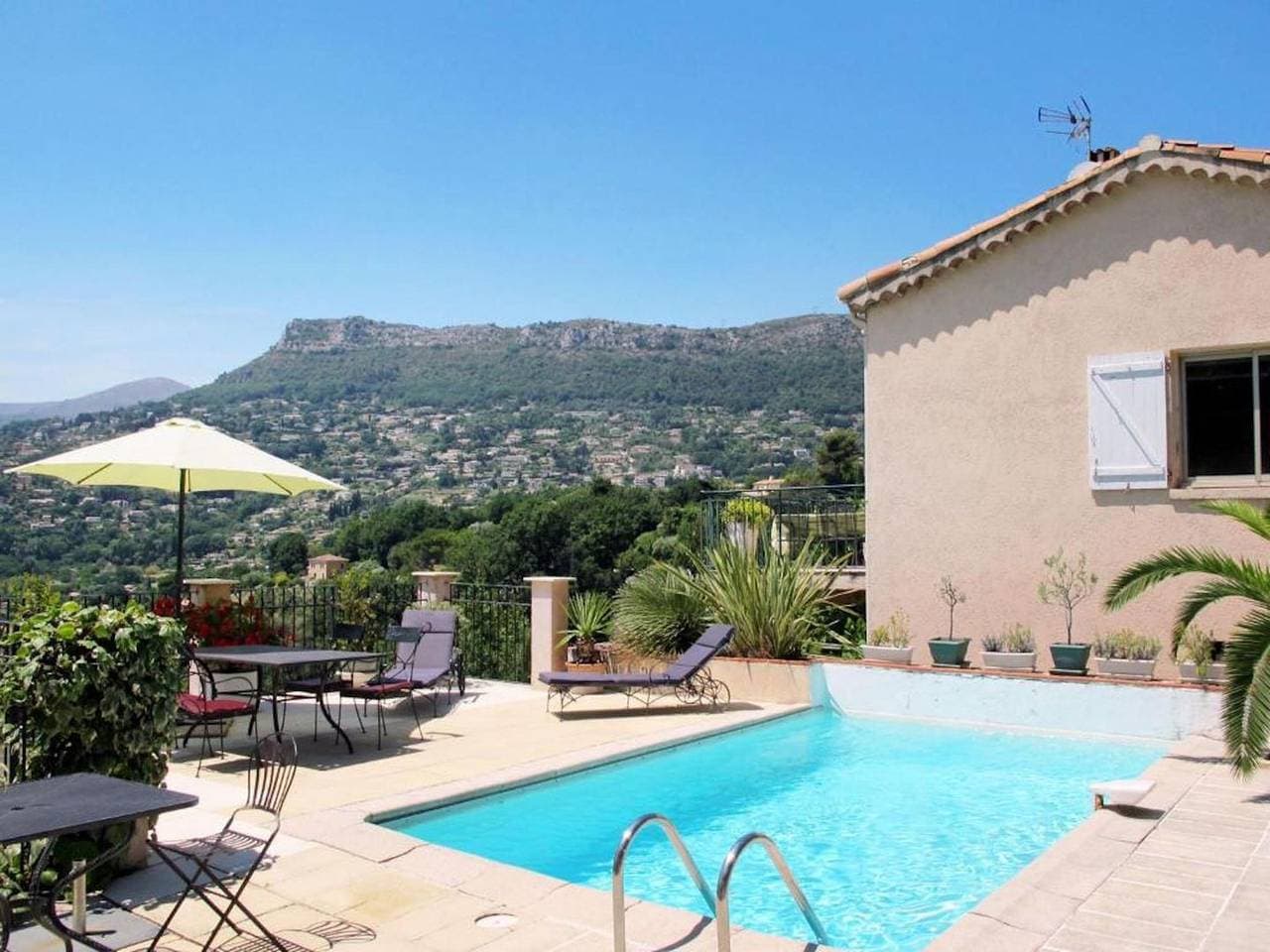 Foto 2 von 39: Romantische Ferienvilla mit Pool in traumhafter Panoramalage