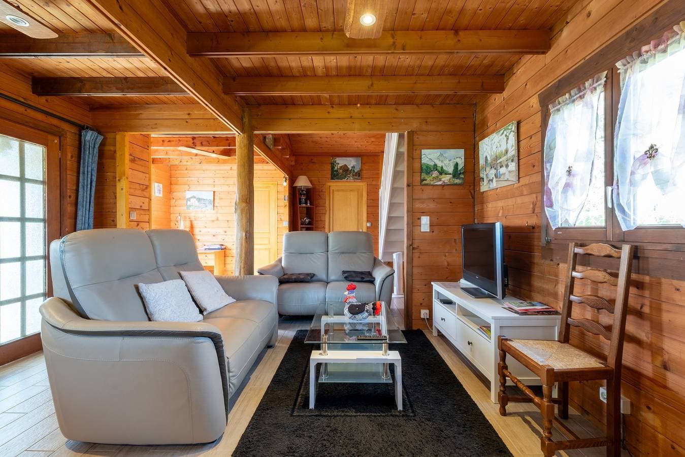 Foto 3 von 22: Chalet „Chez Monique“ mit Bergblick, privater Terrasse und WLAN