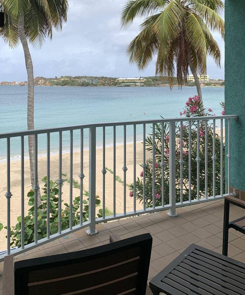 Foto 8 von 10: Beachfront Premium King Room