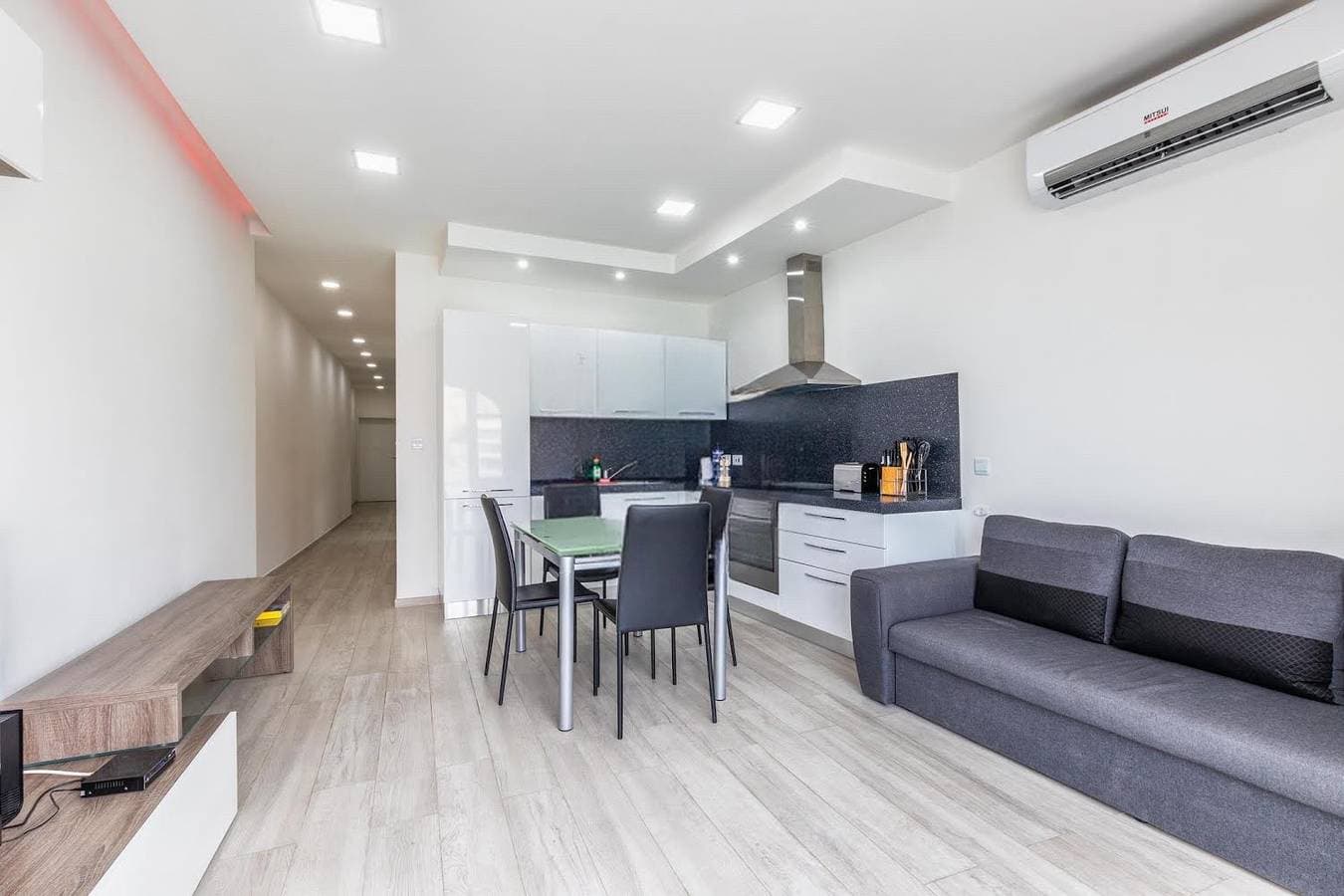Foto 4 von 12: Ferienwohnung für 7 Personen mit Meerblick