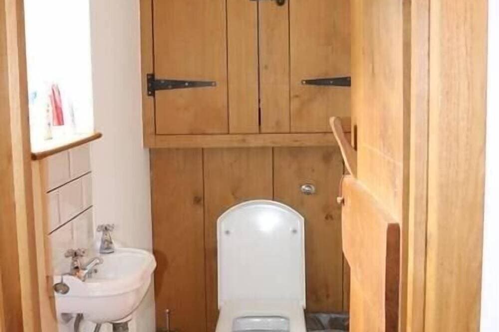 Foto 11 von 30: Delightful 4Bd Home full of Flair Edenbridge Kent