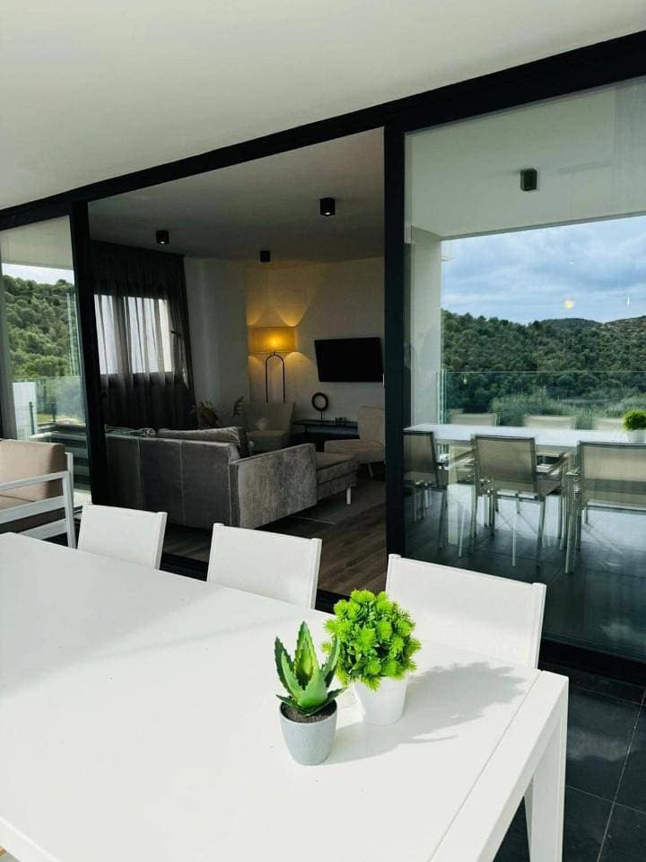 Foto 8 von 48: Apartment with Sea View
