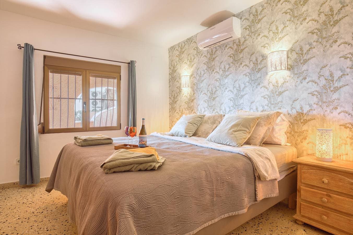 Foto 10 von 34: Villa "Bodine" mit Meerblick, Gemeinschaftspool & WLAN