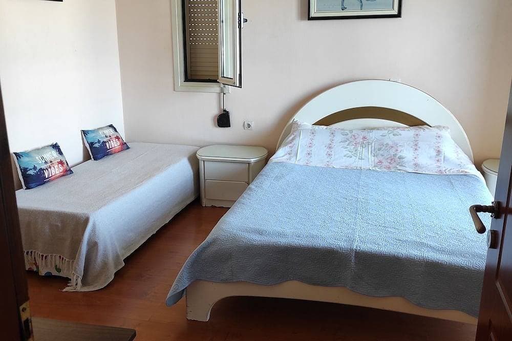 Foto 2 von 14: Spacious Room with a Private Bathroom - Stay with a Cretan Family!