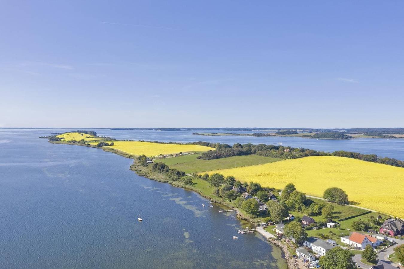 Foto 3 von 24: Moderne Ferienwohnung in Wassernähe mit Meerblick - Ferienwohnung Heimathafen