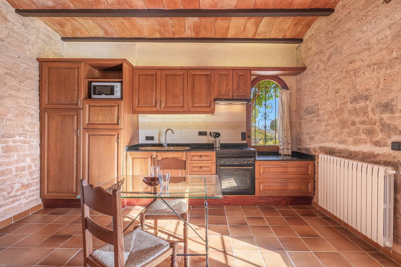 Foto 6 von 22: Ferienwohnung "Es Turo d'Eivissa" mit Pool, WLAN, Terrasse & Garten