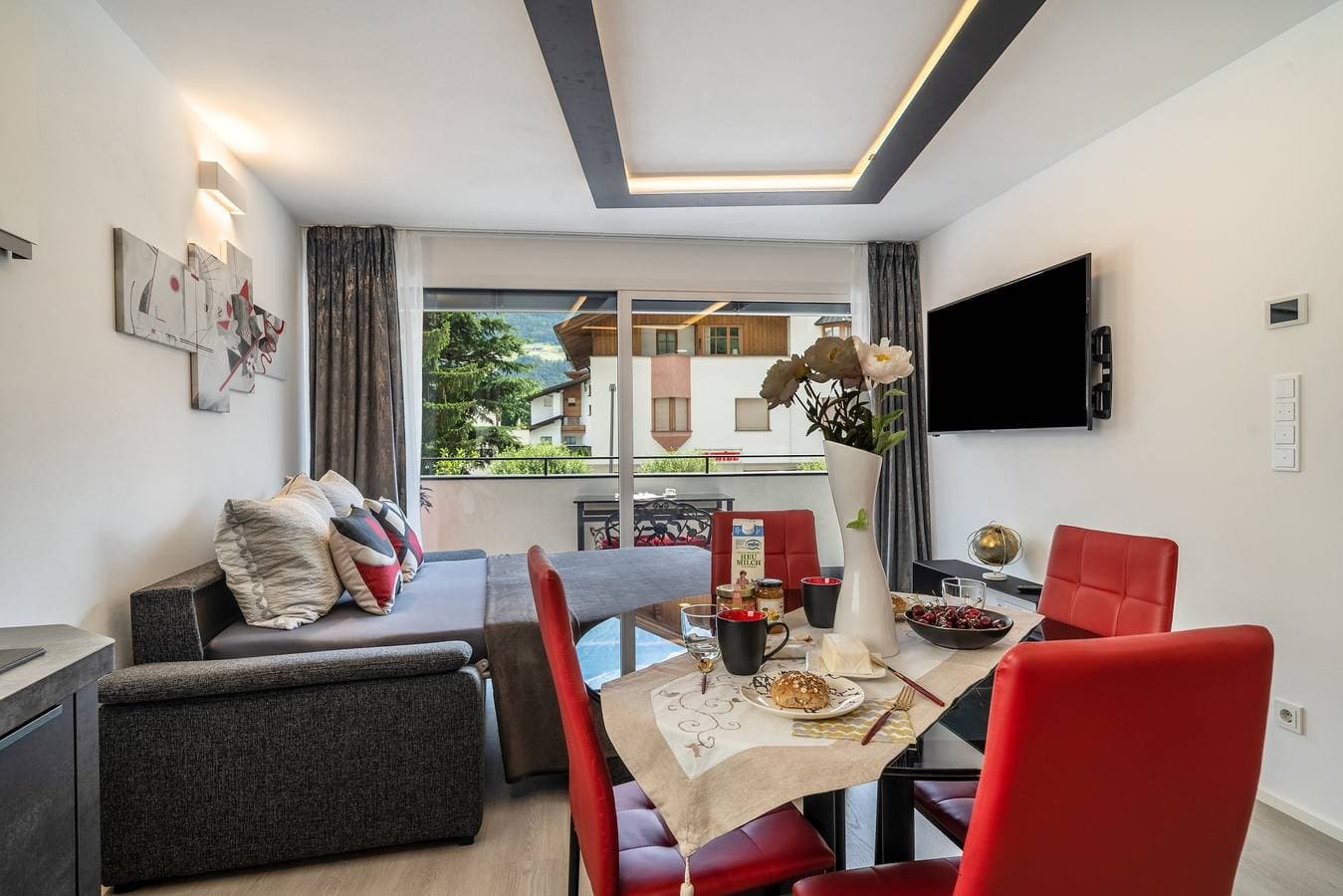 Foto 11 von 25: Ferienwohnung "Il Cuore Rosso" - Neubau im Zentrum mit Bergblick, Balkon und Klimaanlage