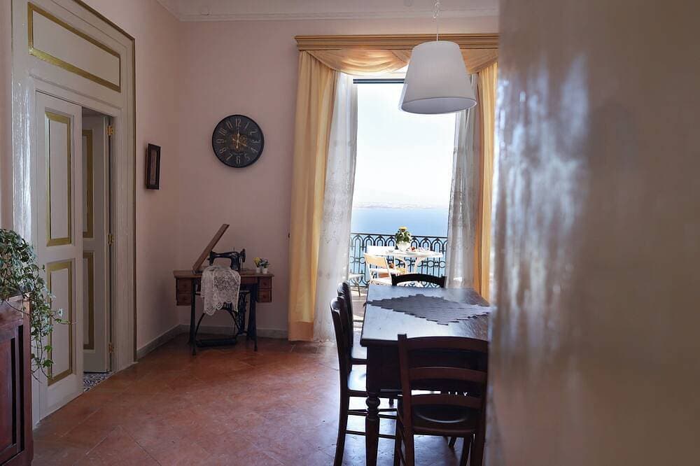 Foto 10 von 14: Room (Albori)_Your Terrace on the Coast_.