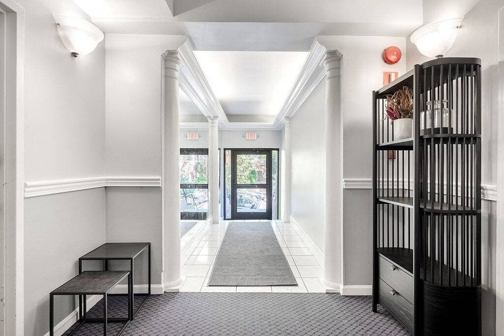 Lux Dupont Circle 1Br nr. U Street, Metro & Glen’s Mkt, by Blueground 1