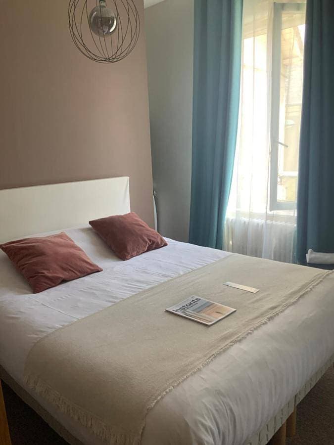 Foto 2 von 7: Double Room with Private Bathroom