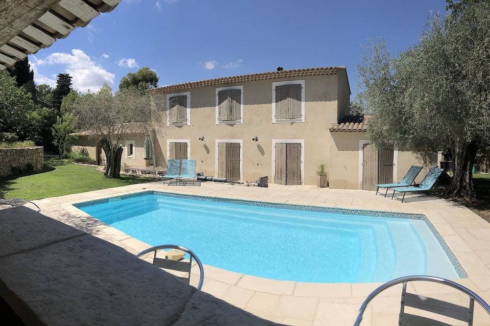 Superb house with heated pool in a beautiful garden 1