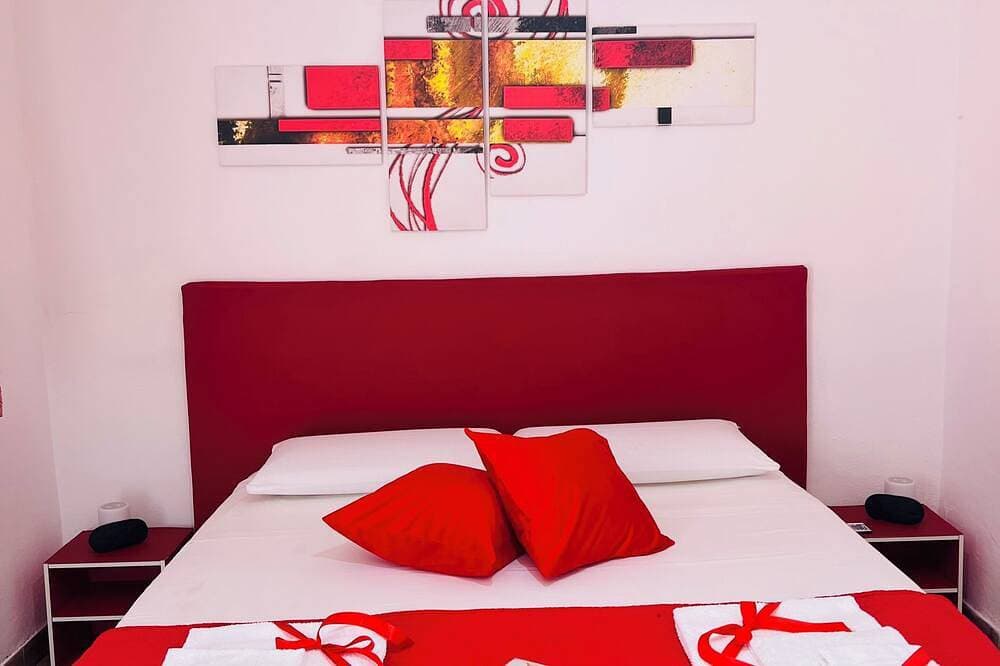 Foto 2 von 13: Cozy studio apartment center Bosa