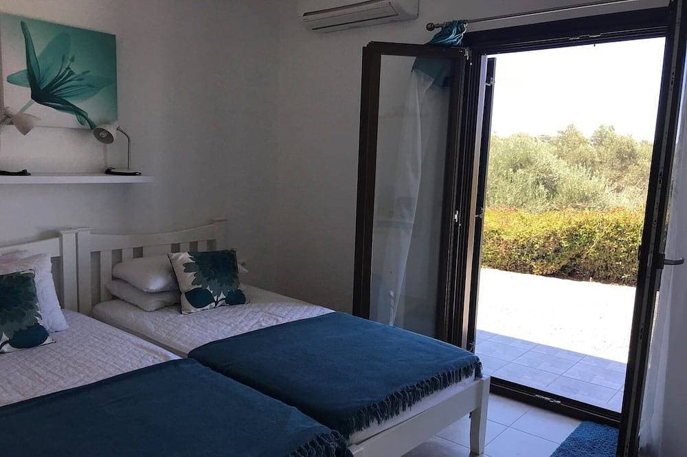 Foto 2 von 30: Villa in Kirianna mit privatem Pool