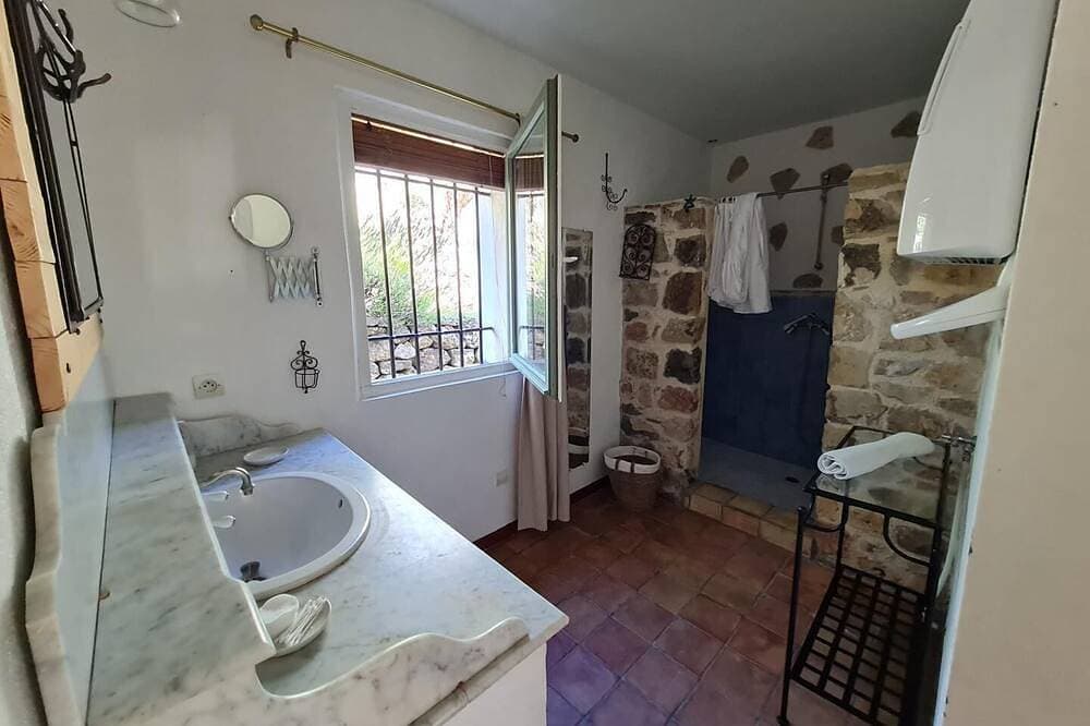 Foto 8 von 25: Provencal house with private pool sleeps 4