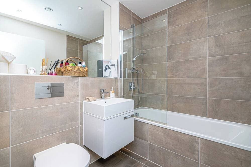 Foto 8 von 27: Heathrow Apartment Sleeps 4