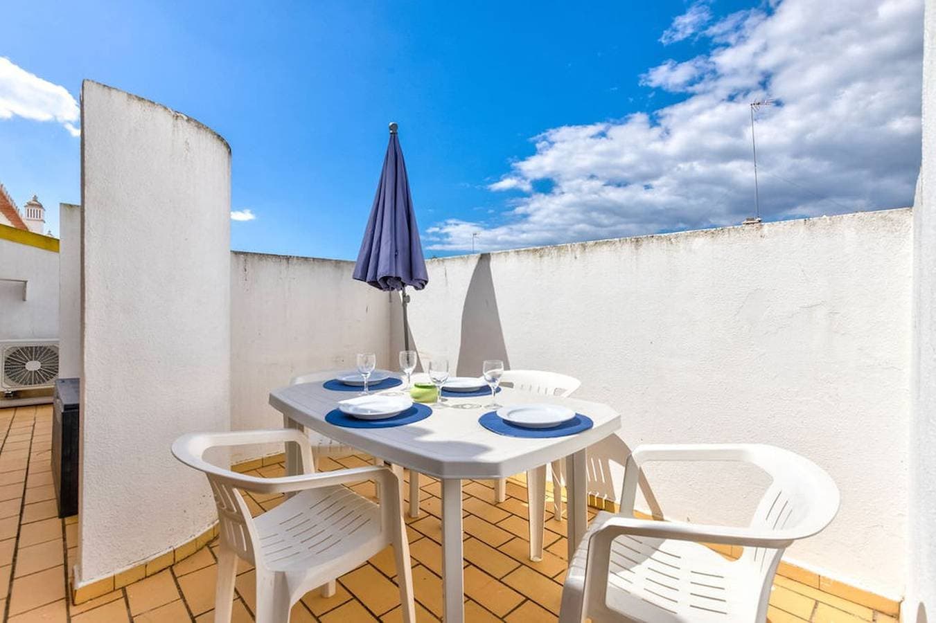 Foto 11 von 30: 135 Monte Dourado · Two Bed Apartment With Communa