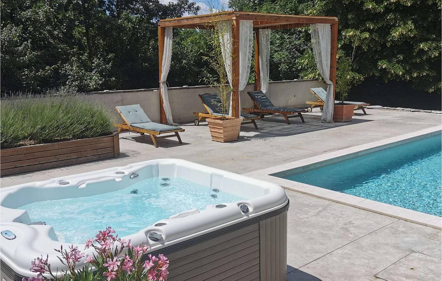 Foto 13 von 25: Charmante 80 m² große Ferienwohnung mit beheiztem Pool, Terrasse und WLAN in der Nähe von Kanfanar