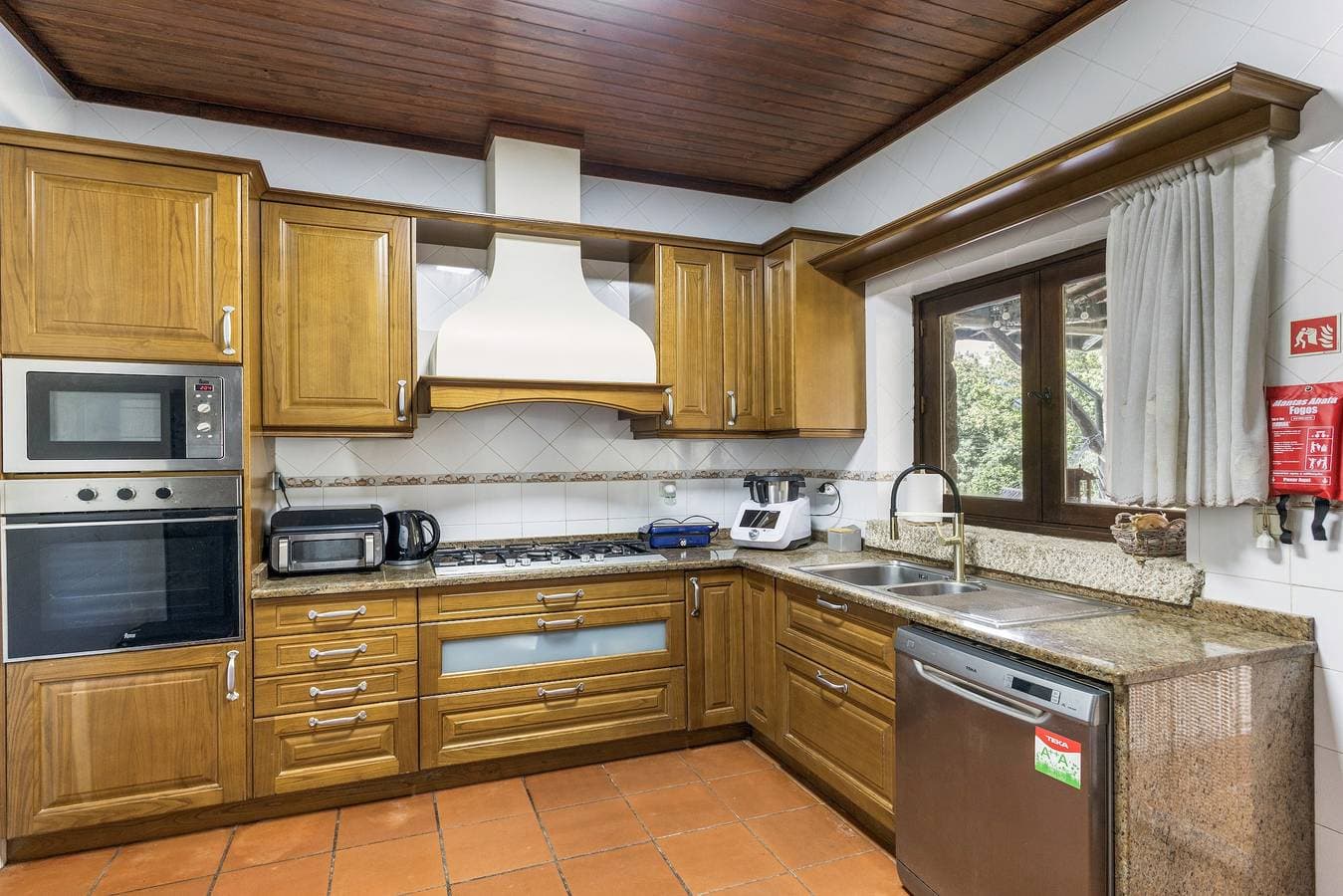 Foto 6 von 38: Ferienhaus 'Refúgio Da Nelinha' mit privatem Pool, Terrasse und WLAN