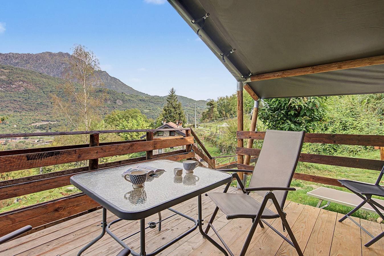 Foto 9 von 21: Glamping 'C Selva Tenda Castagno' mit Grill und Gemeinschaftspool