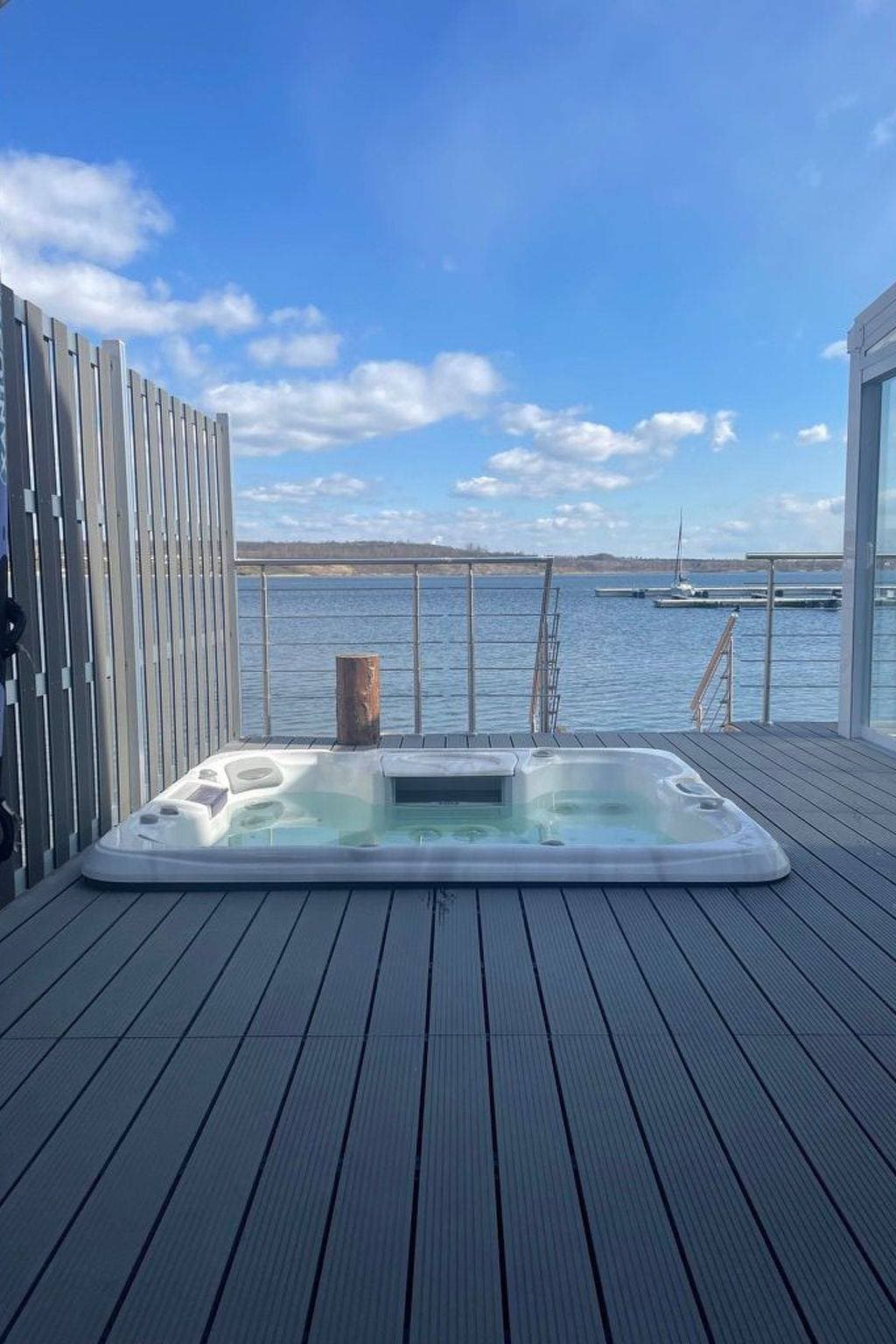 Foto 12 von 31: Seehaus Pippa mit Sauna und Whirlpool direkt am See