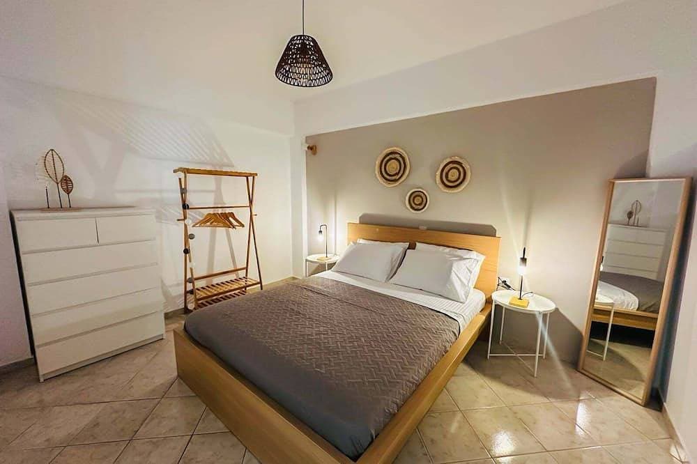 Foto 3 von 12: Seaside Retreat in Southern Crete: Modern Flat, Walking Distance from the Sea.