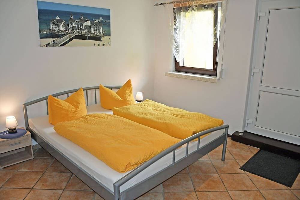 02 Ferienwohnung mit Terrasse - Ferienwohnungen mit Terrasse im Ostseebad Sellin 1