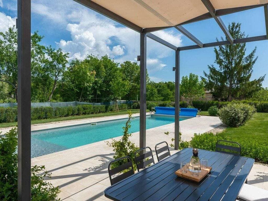 Foto 9 von 37: Villa in Brečevići mit Schwimmbecken