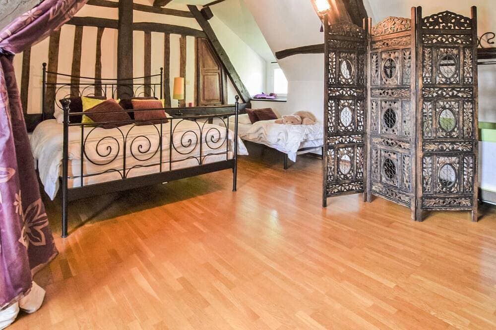 Foto 4 von 25: Maison avec piscine couverte