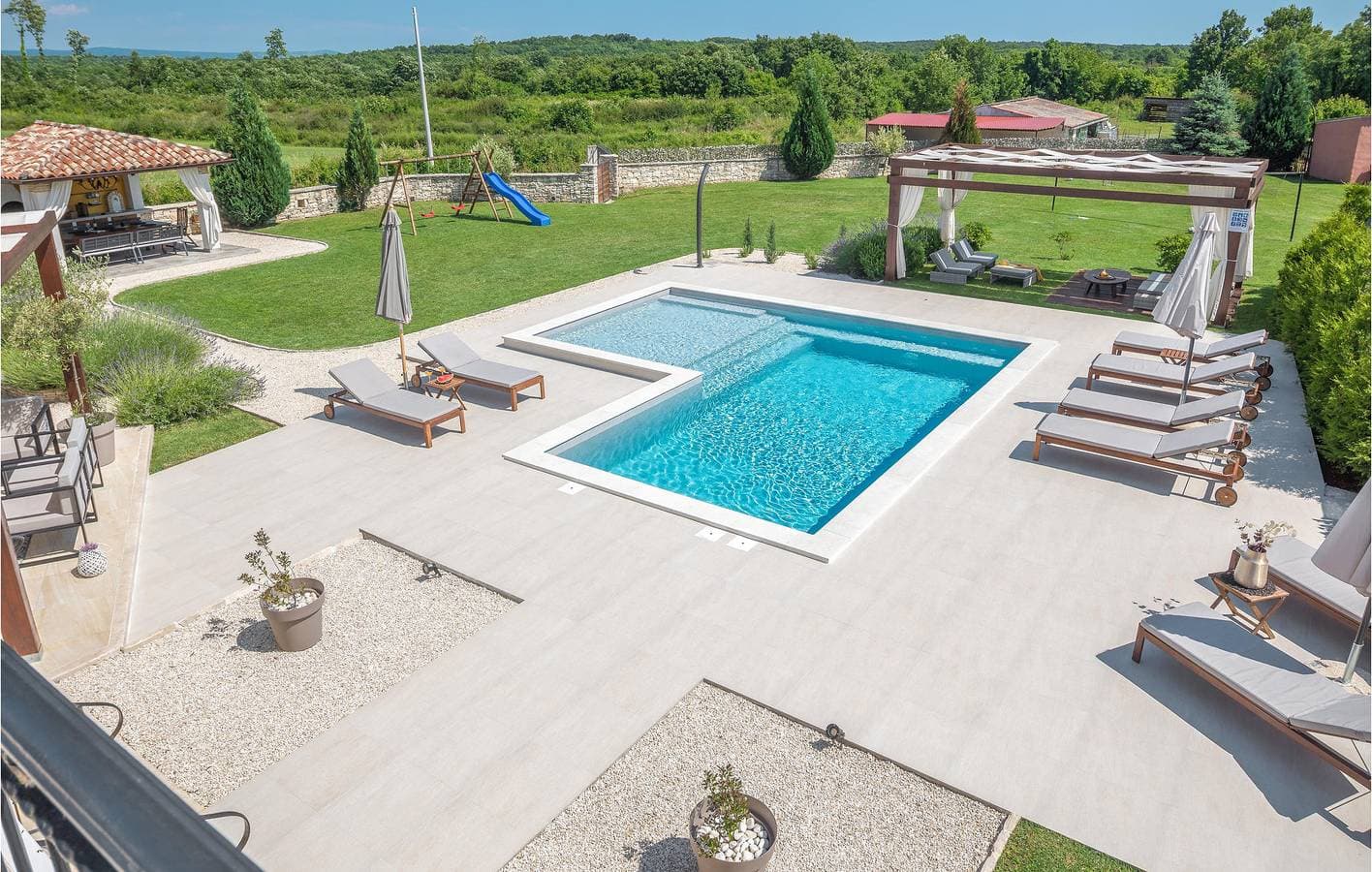 Foto 12 von 59: Gemütliche 1-Zimmer-Wohnung mit Pool, Parkplatz und WLAN