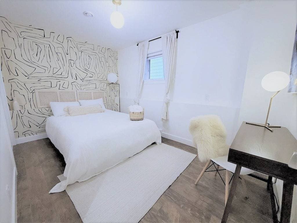 Foto 2 von 14: ❤  2 Bdrm Charmer - Central Location - Free Parking