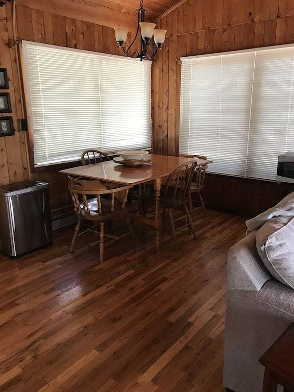 Affordable Watefront Cottage in der Nähe Basis Smith Mountain, tolle Aussicht 1