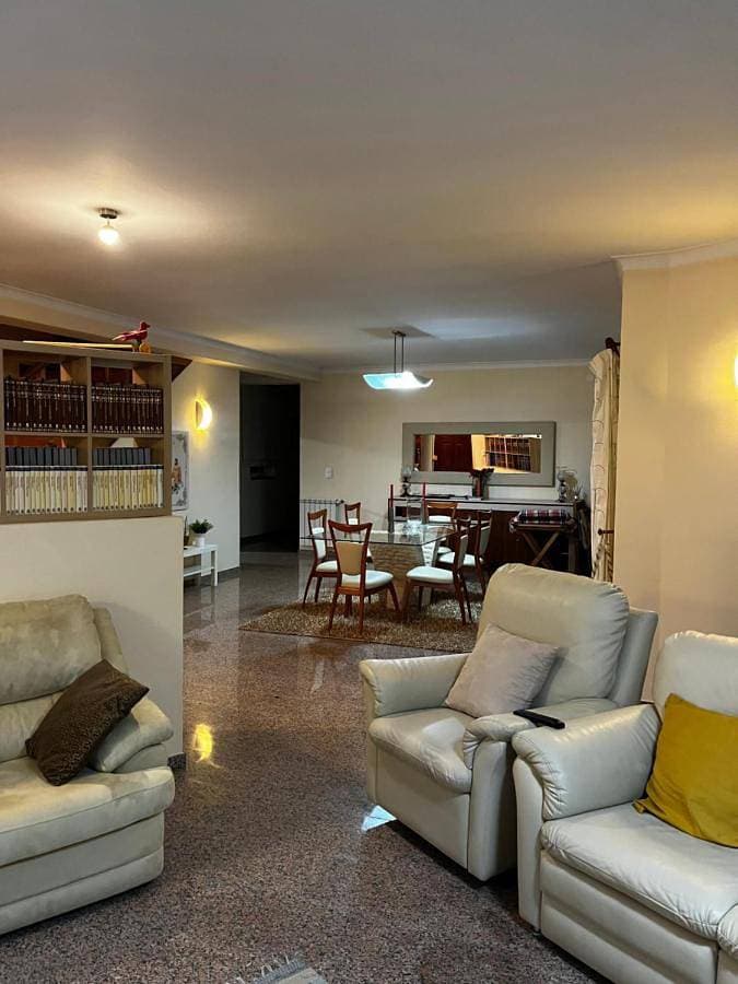 Foto 4 von 53: Four-Bedroom House