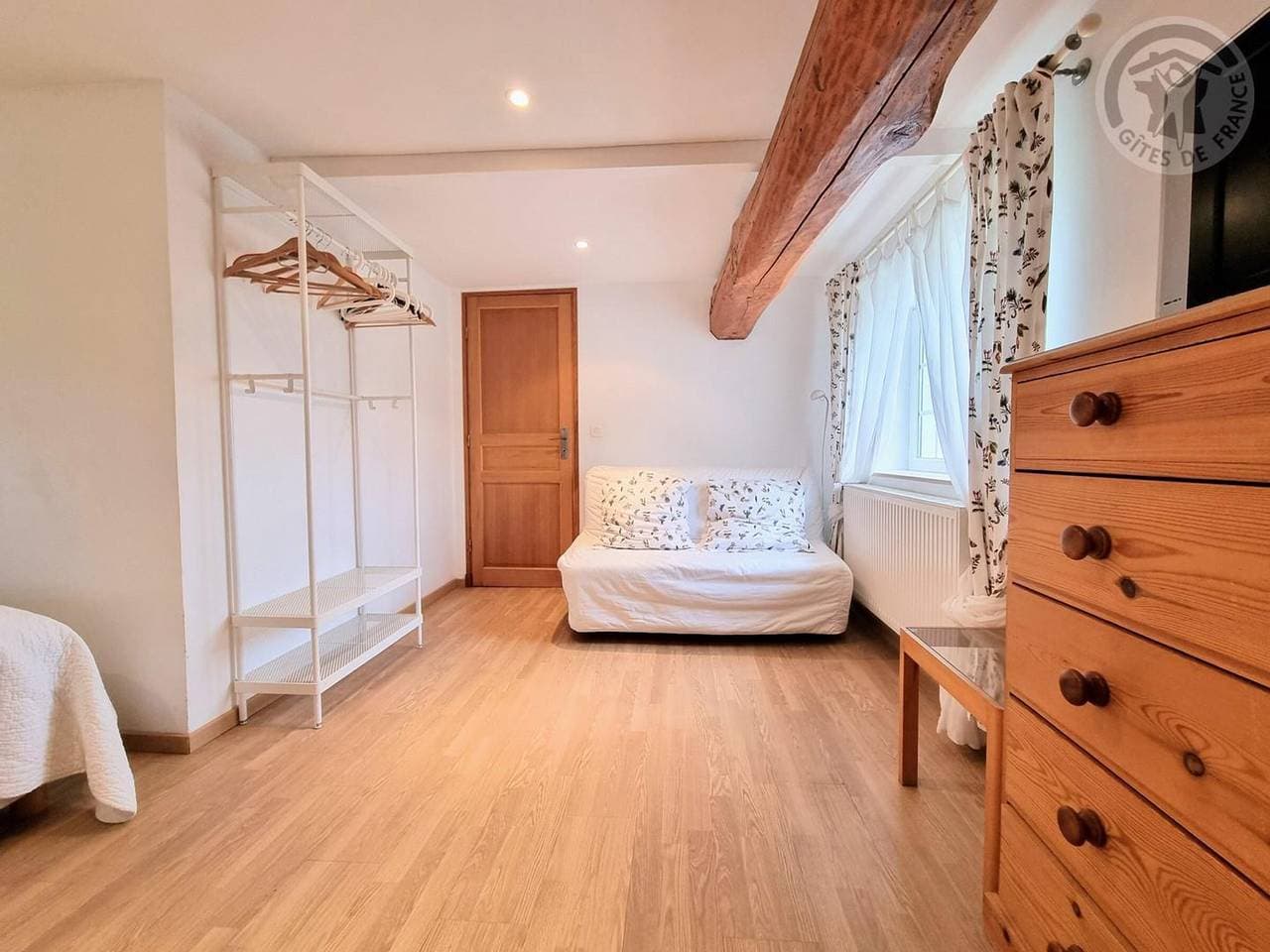 Foto 3 von 33: Renoviertes Ferienhaus mit umzäuntem Garten in Boissets