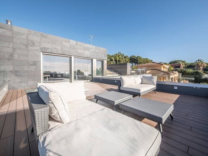 Foto 9 von 46: Ferienwohnung für 10 Personen mit Terrasse