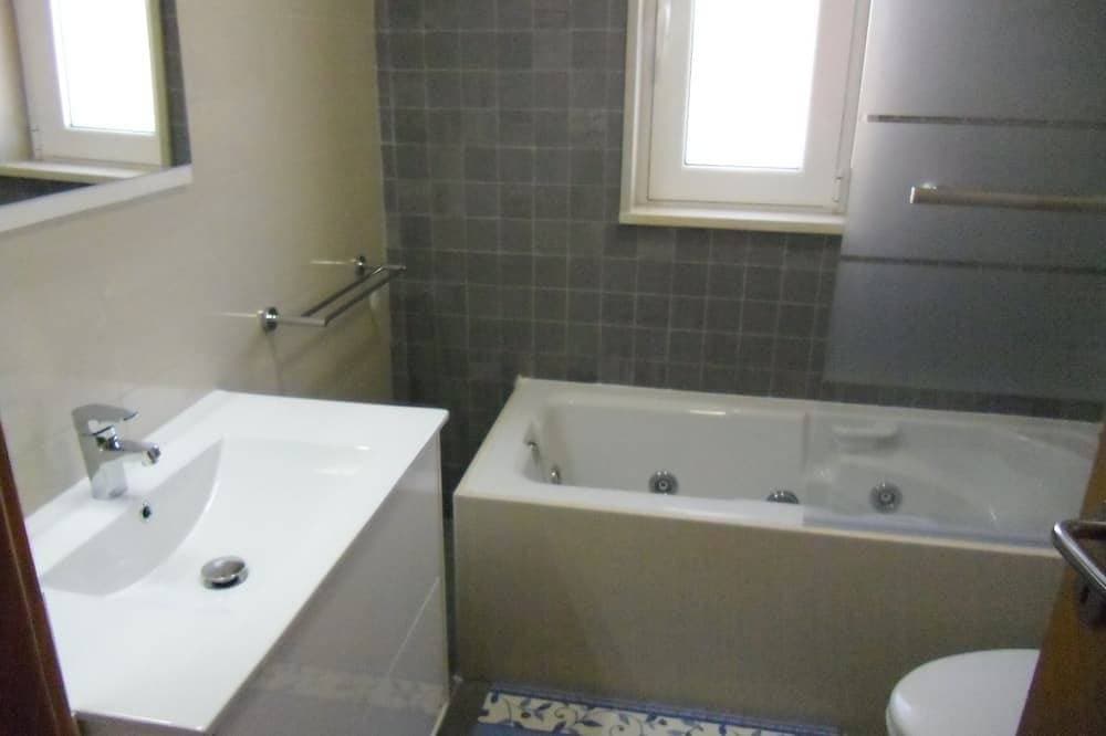 Foto 7 von 14: Haus 5 Schlafzimmer mit Schwimmbad