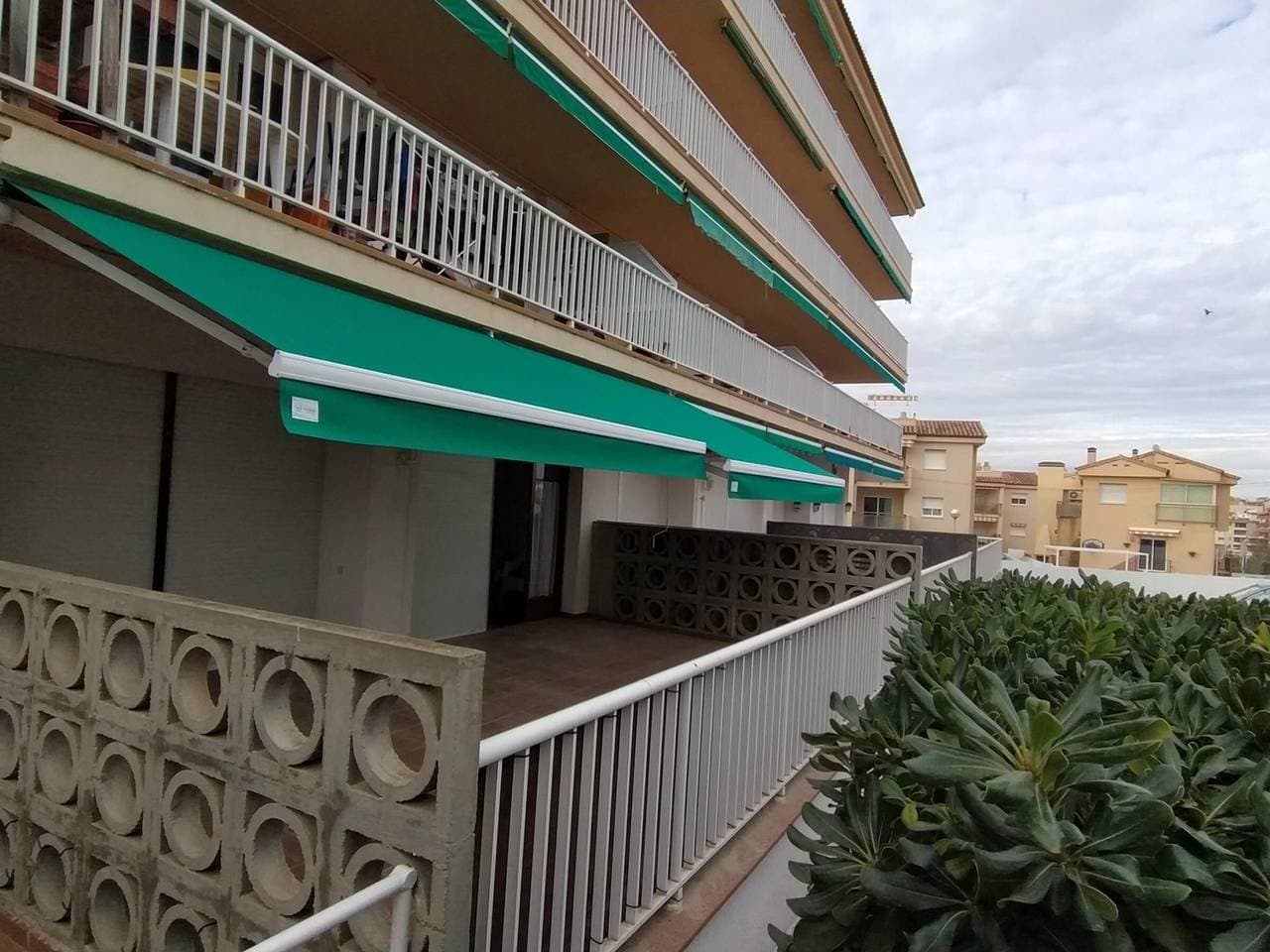 Foto 10 von 19: Erdgeschosswohnung nur 250m vom Strand entfernt, 2 Schlafzimmer, Terrasse, Parkplatz - Oliveres, Spanien