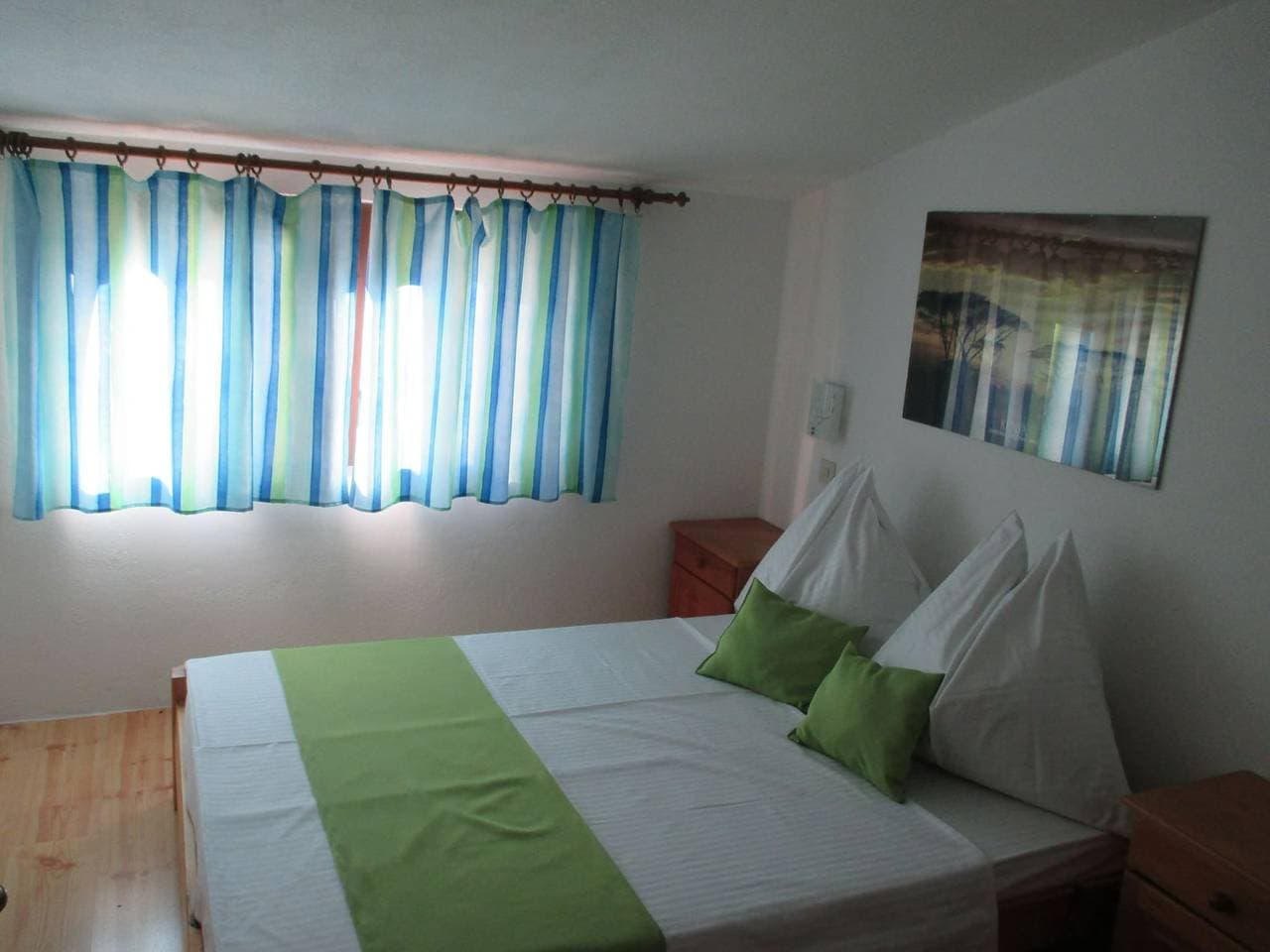 Foto 4 von 12: Double Room with Balcony 1