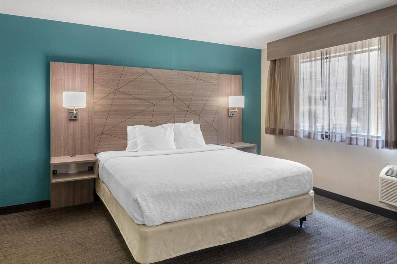 Best Western Fishkill Inn & Suites 1