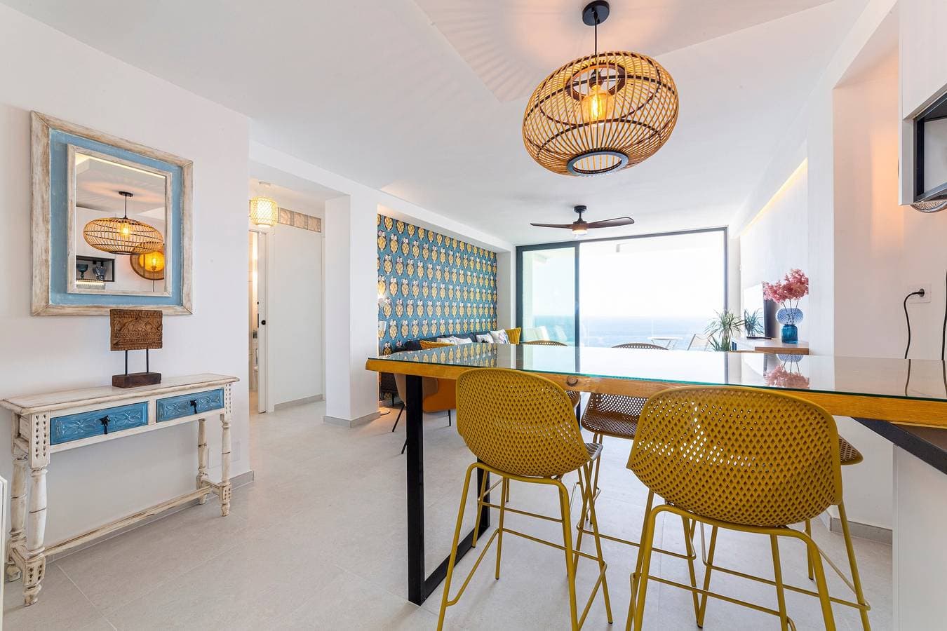 Foto 13 von 32: Apartment 'Los Acantilados' mit Meerblick, Gemeinschaftspool und WLAN