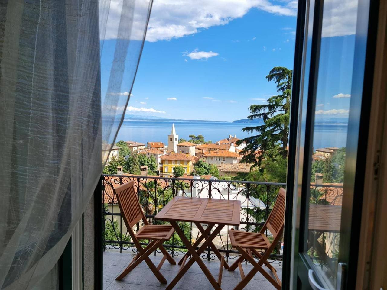 Foto 6 von 28: Apartment with Sea View