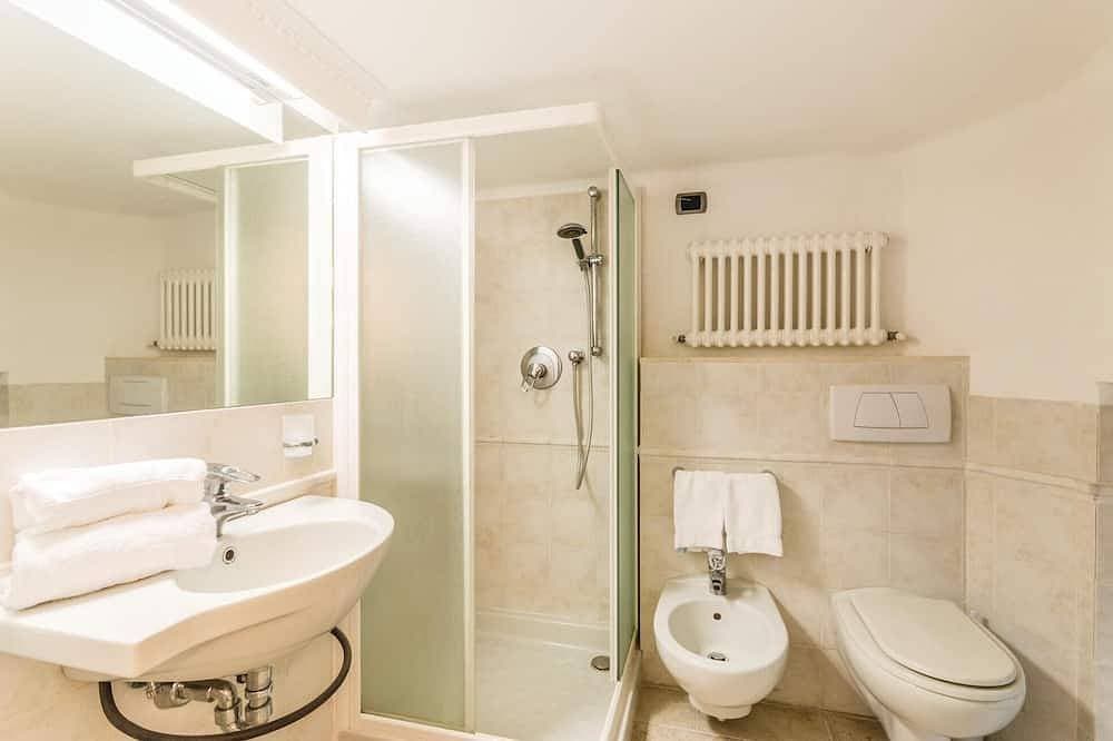 Foto 6 von 22: Beach front apartment in Rapallo Ge with swimming pool