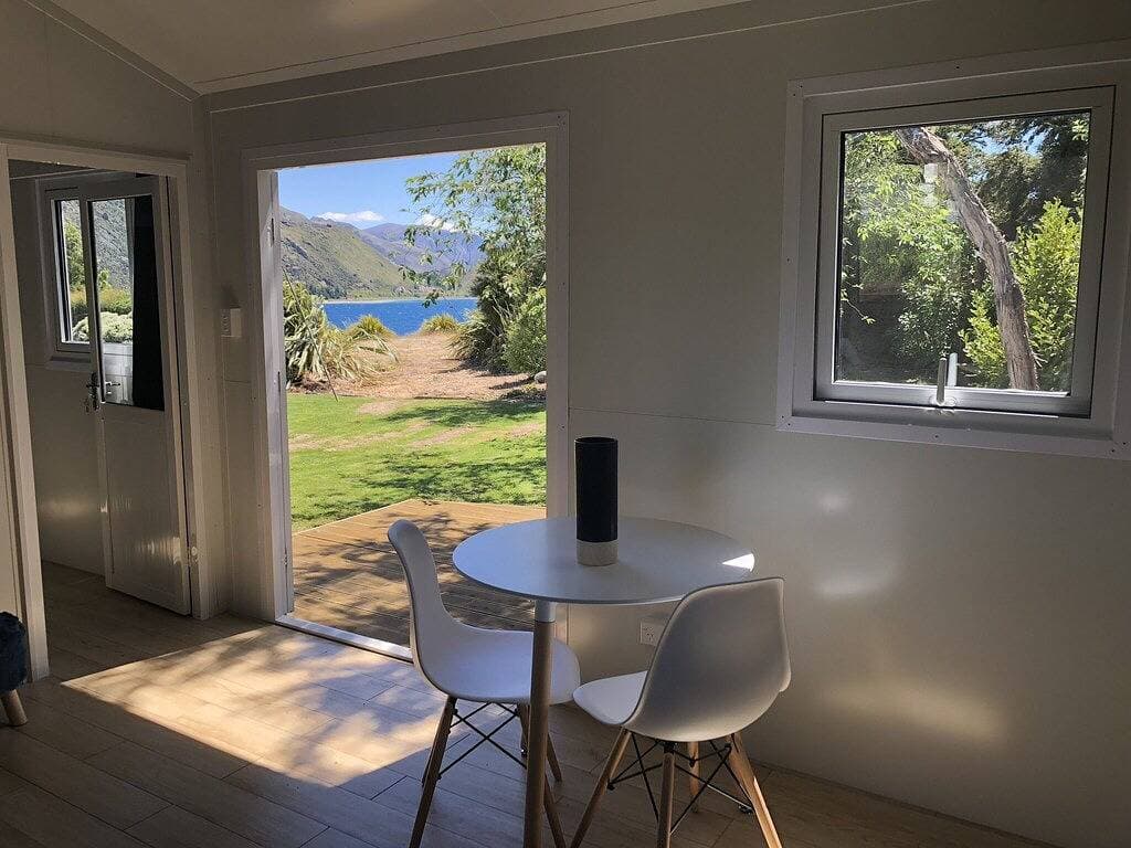 Foto 5 von 7: Lake Hawea Lakefront Cabin