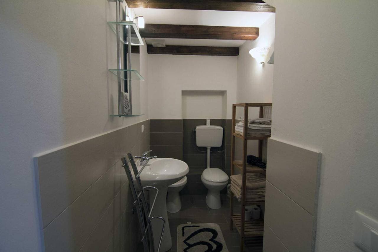 Foto 4 von 10: One-Bedroom Apartment