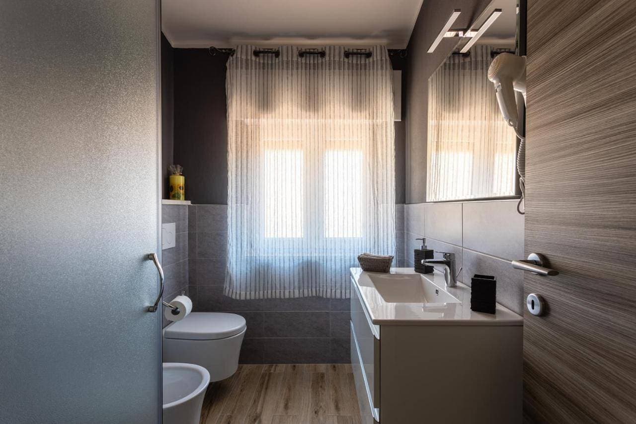 Foto 10 von 11: Double Room with Private Bathroom