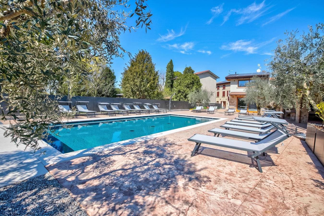 Foto 10 von 24: Residenza Lugana Pool & Garden in Peschiera Apt 2