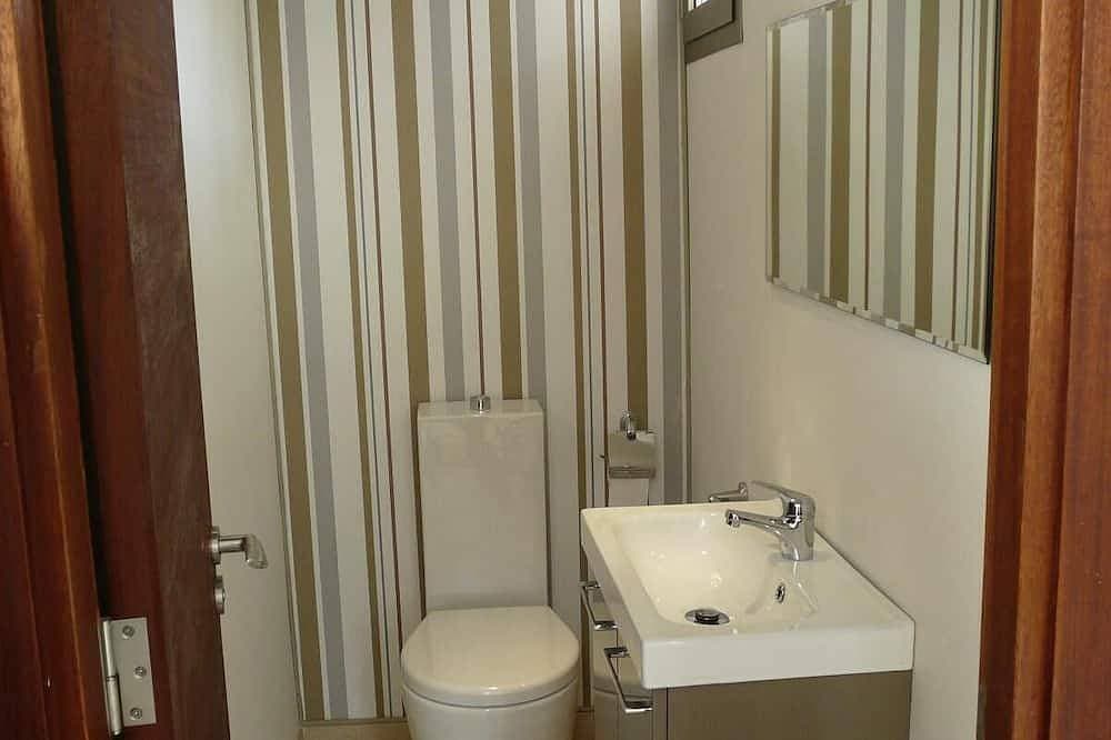 Foto 10 von 28: Moderne Villa mit Pool und schläft 8