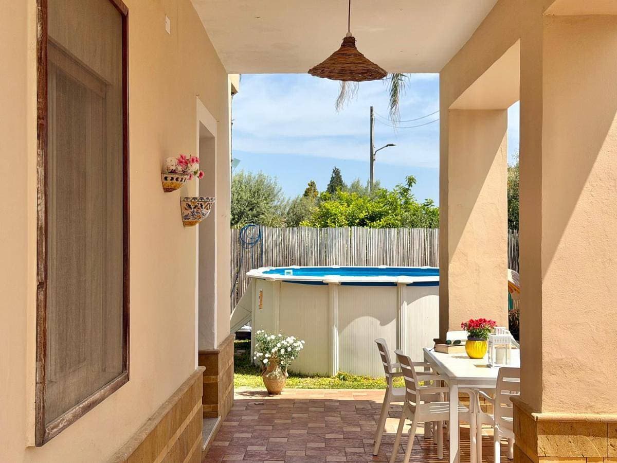 Irene's house near the sea with pool, parking & wi-fi 1